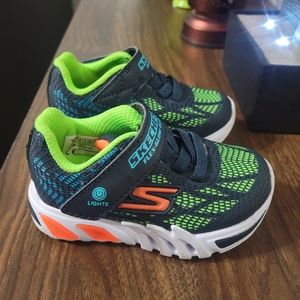 Skechers toddler size 6 Flex-Glow Elite - Vorlo